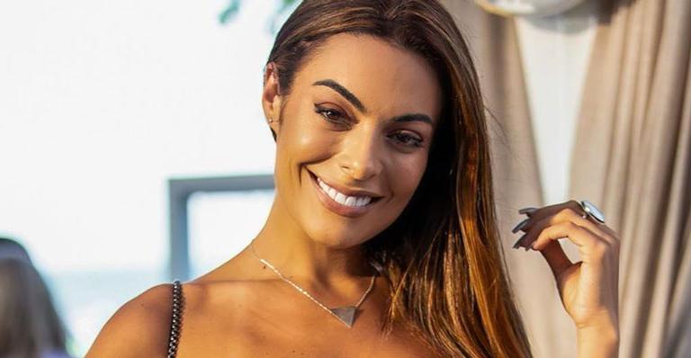 Após perder 15 kg, ex-BBB Monique Amin impressiona fãs com antes e depois: ”Transformação incrível”