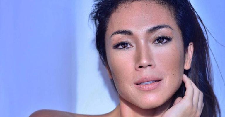 Danni Suzuki aproveita o dia para surfar ao lado de amigos: ‘Altas ondinhas, vibe linda!’