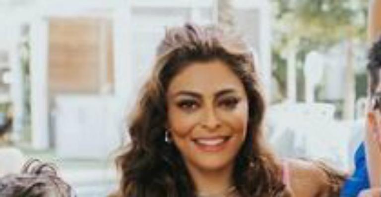 Nos EUA, Juliana Paes divide fotão em família e beleza chama a atenção