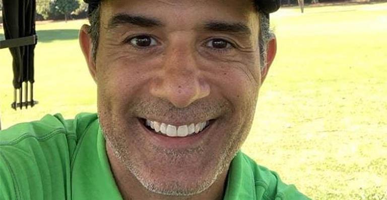 Em momento raro, Marcos Pasquim surge em clique ao lado da mãe