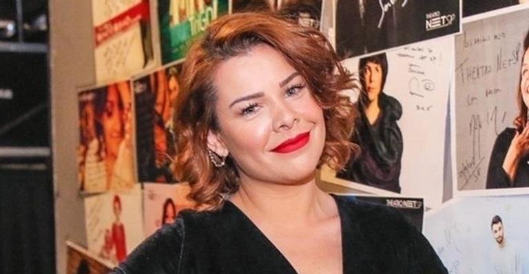 Fernanda Souza surge com decote poderoso em nova foto