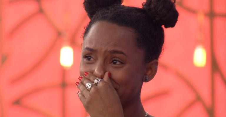Jéssica Ellen cai no choro ao falar da mãe durante o ‘Encontro’: ”Referência de força”