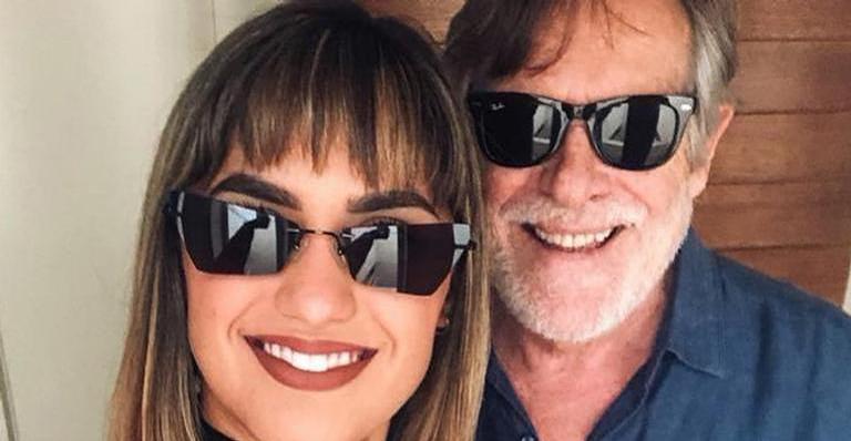 José de Abreu rebate ataque de fã por namorar mulher 51 anos mais jovem
