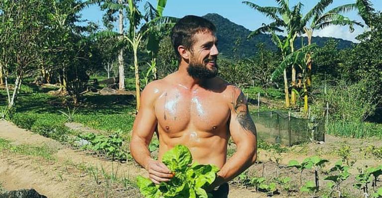 Rafael Cardoso ganha 6 kg de músculos para papel em nova novela da TV Globo