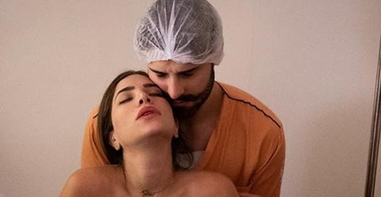 Romana Novais publica fotos sem filtros do parto e faz relato comovente: ”Doeu muito, mas faria igual”