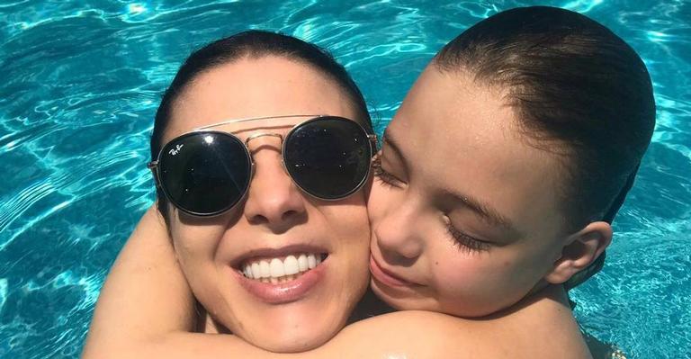 Sheila Mello enche a web de fofura ao clicar a filha, Brenda se divertindo: ‘Serei artística’