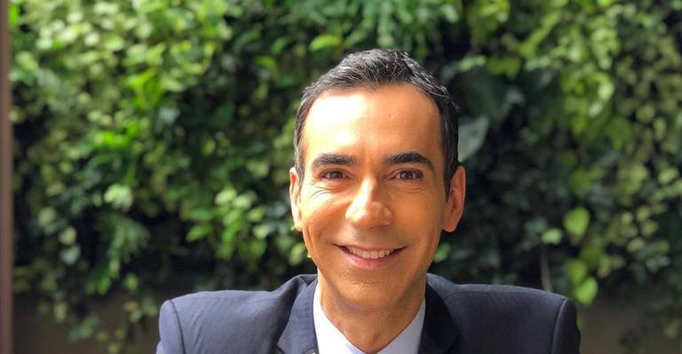 César Tralli posta linda foto em família durante viagem à Bahia: ‘Com minhas 3 sereias’