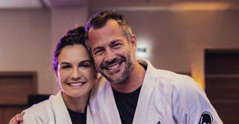 Malvino Salvador e a esposa posam com as filhas no tatame e brincam: ‘Família do Jiu-Jitsu’
