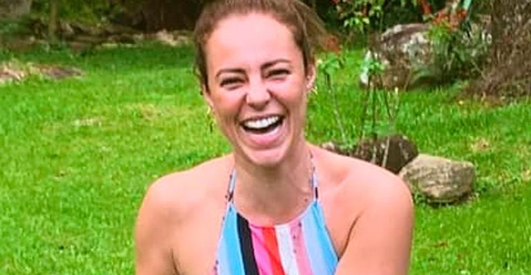 Paolla Oliveira surge acompanhada de suposto novo affair em festa