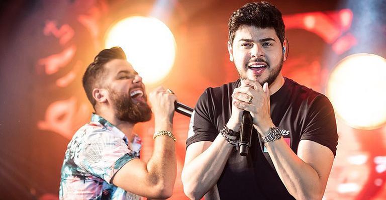 Sertanejo Cristiano tem mal-estar durante show e é atendido por equipe médica