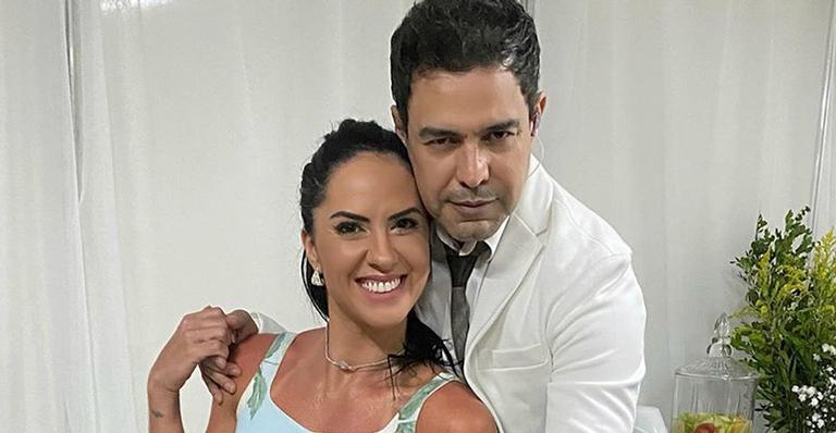 Zezé Di Camargo dá beijão na noiva em foto na fazenda