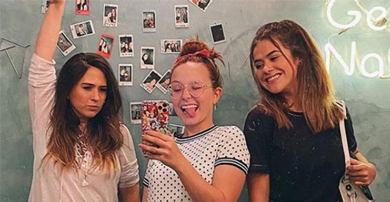 Larissa Manoela e Maisa visitam a filha de Tatá Werneck e se divertem