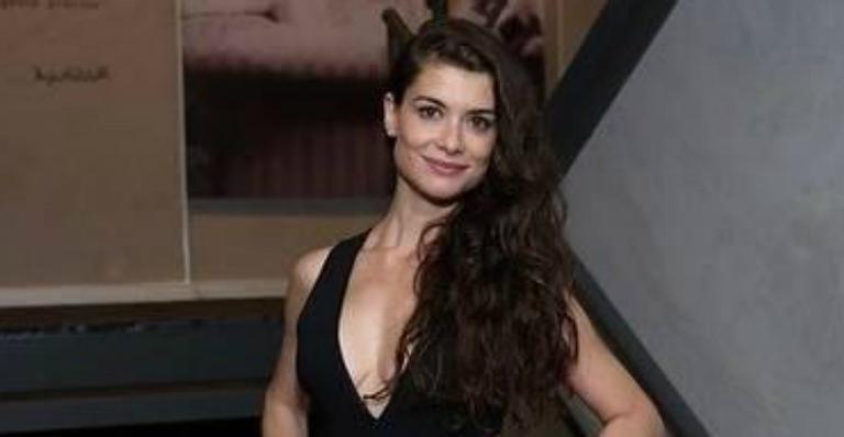 Em momento raríssimo, Alinne Moraes ganha chamego do filho e cena comove fãs