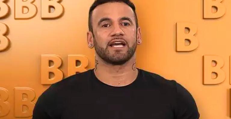 BBB20: Participante é acusado de fazer vídeo humilhando e rasgando a roupa de rapaz por torcida de futebol