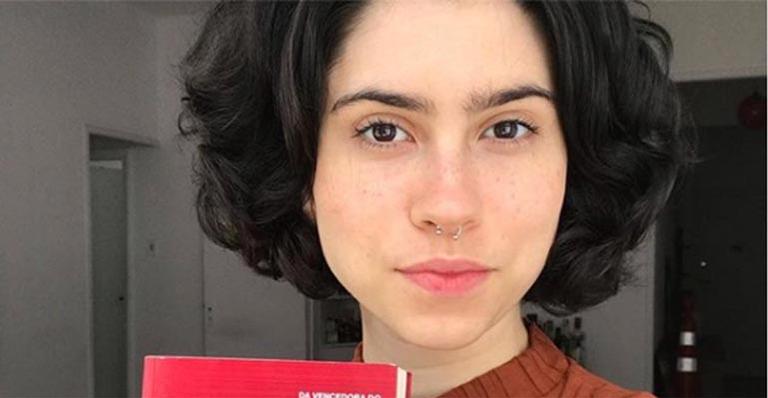 Olívia Torres assume publicamente sua sexualidade com mensagem tocante