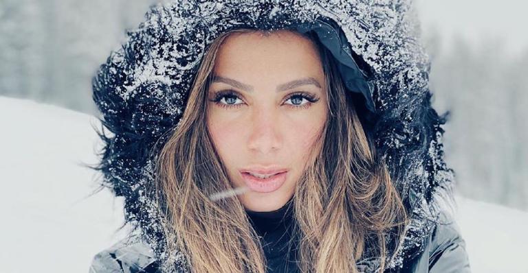 Anitta abre o jogo e revela affair com mulher misteriosa: ”Não é um relacionamento”