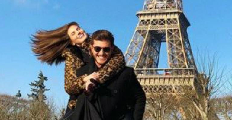 Camila Queiroz dividie clique apaixonante com o marido, Klebber Toledo: ”Sonhando cada vez mais”