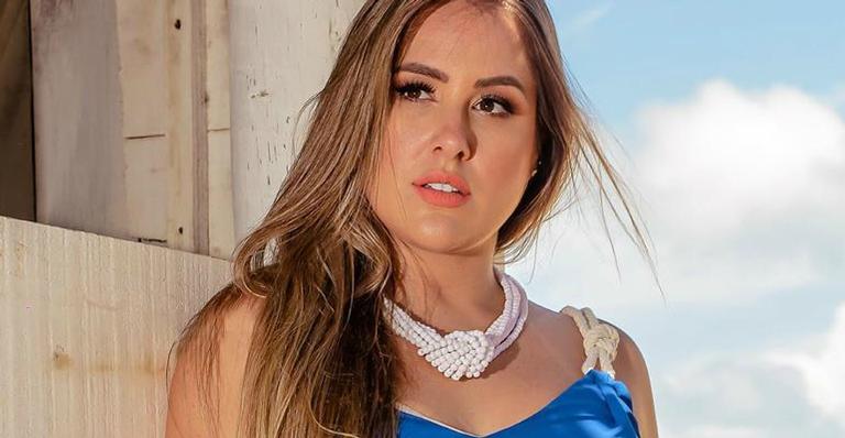 Ex-BBB Patrícia Leitte ostenta corpão com biquíni minúsculo e agrada: ”Que mulher é essa?”