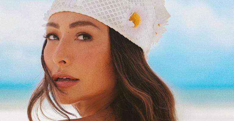 Filha de Sabrina Sato explode o fofurômetro ao dar sorrisão e mostrar dentinhos