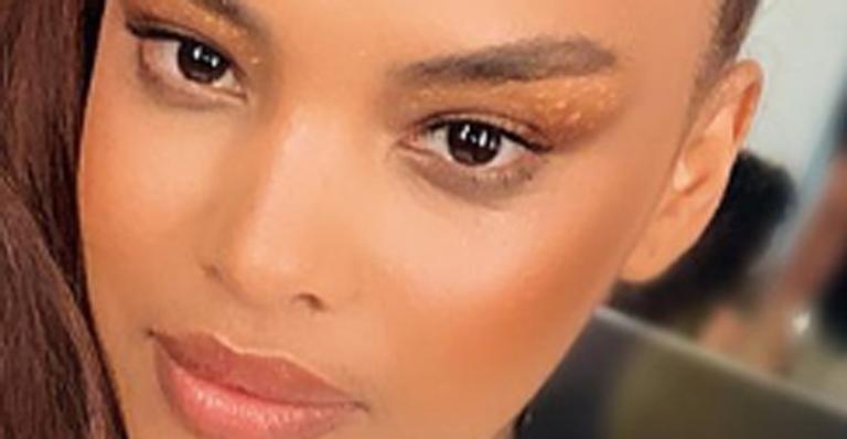 Lucy Ramos alisa os cabelos e desabafa nas redes sociais: ”Não consigo me identificar”
