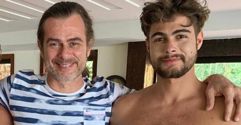 Pai de Rafael Vitti encanta web ao mostrar clique com o filho ainda bebê: ”Clássico de família”