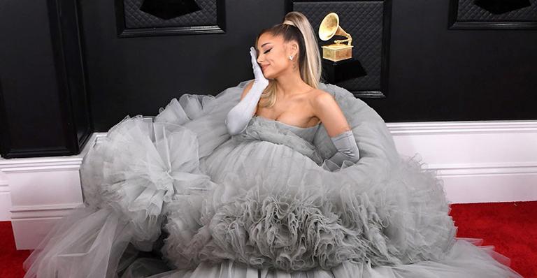 Grammy 2019: Ariana Grande aposta em vestido de seis metros de diâmetro