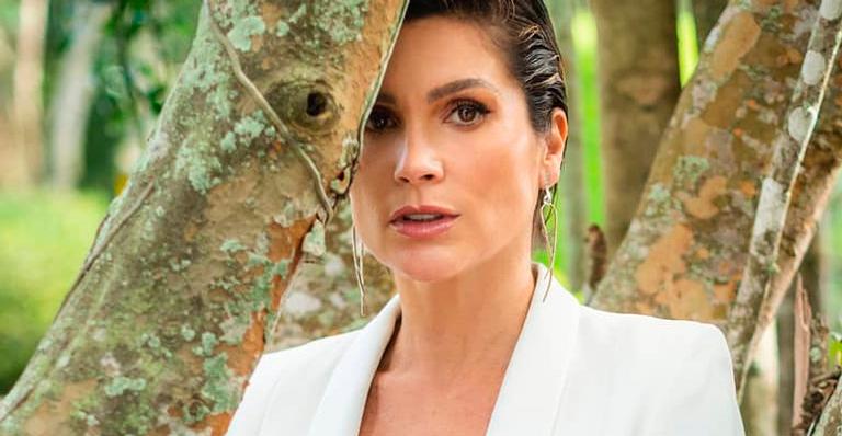Prestes a estrear novela, Flávia Alessandra aparece sem sutiã e agrada: ”Perfeição tem nome”
