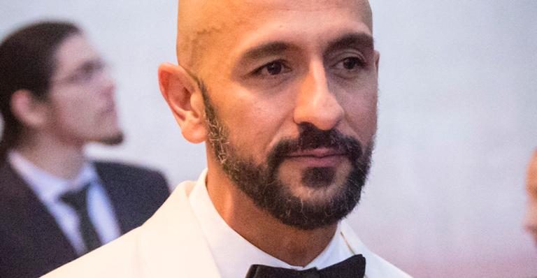Desejado em ‘Amor de Mãe’, Irandhir Santos é casado há seis anos com professor universitário