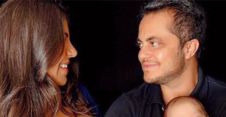 Thammy Miranda mostra rostinho do filho em ensaio e fãs se surpreendem: ”Parece de mentira”