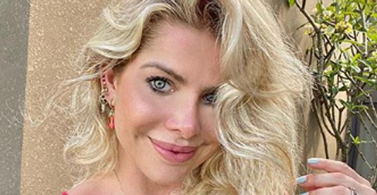 Cirurgião exibe antes e depois dos lábios de Karina Bacchi: ”É pra envelhecer bem”