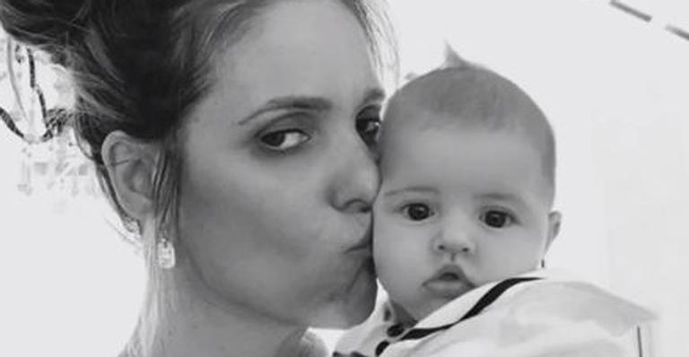 Fofura! Fernanda Lima celebra 3 meses de Maria Manoela com cliques encantadores: ”Esperanças renovadas”
