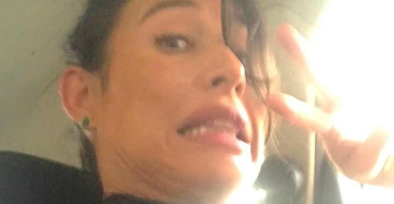 Grávida de oito meses, Giselle Itiê leva tombo feio e desabafa: ”Só pensei no meu bebê”