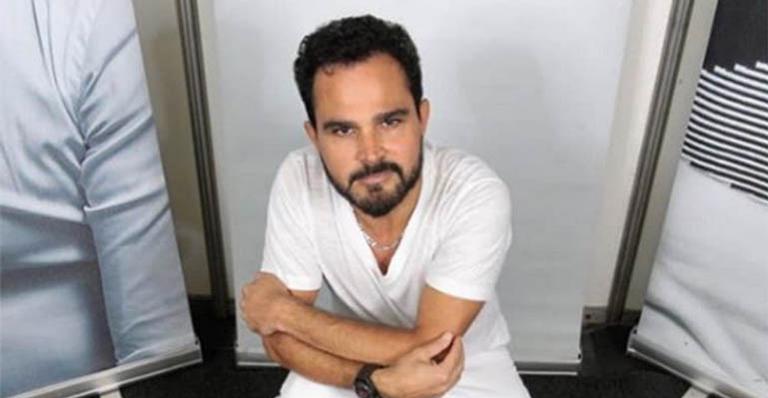 Luciano Camargo emociona ao se despedir do filho bonitão: ‘Te amo’