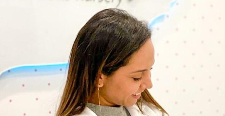 Mulher Melão anuncia gravidez e fãs ficam intrigados: ”Quem é o pai?”