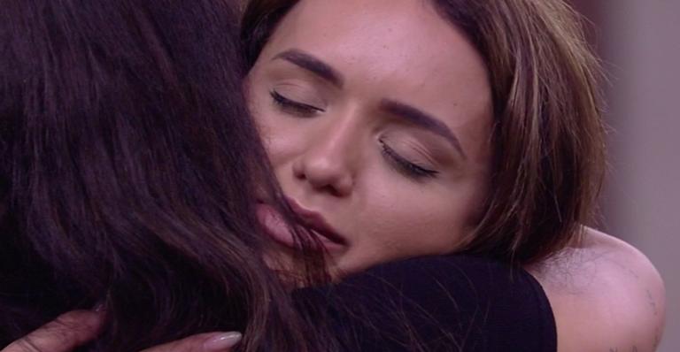 BBB20: Rafa Kalimann e Bianca Andrade se reconciliam após roda de louvor: ”Te peço perdão”