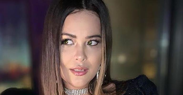 Geisy Arruda leva o decote além dos limites com vestido curtíssimo: ”Que coragem”
