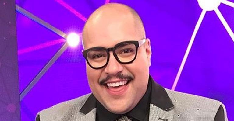 Tiago Abravanel abre o jogo sobre namoro com produtor de Silvio Santos: ”Está na família há muito tempo”