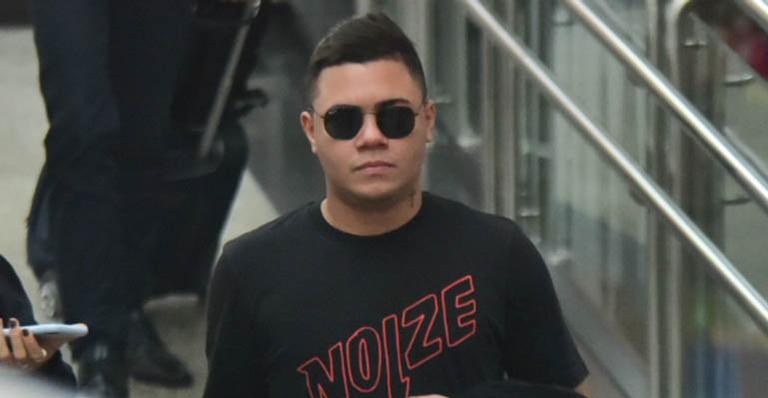 Felipe Araújo é flagrado com a nova namorada em aeroporto de São Paulo