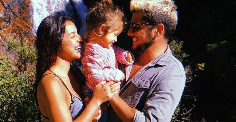 Mãe de Madalena, Yanna Lavigne impressiona ao abaixar biquíni: ”Nem parece que saiu uma bebê daí”