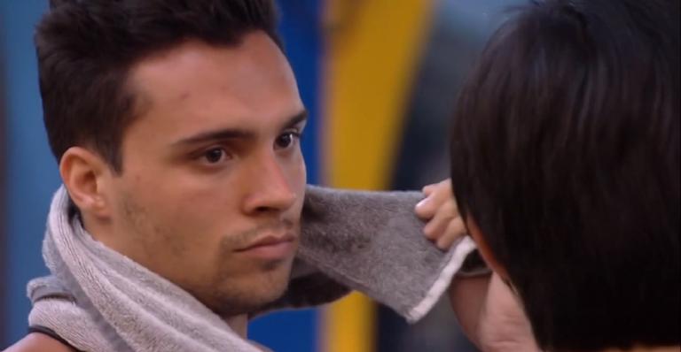 BBB20: Petrix questiona Pyong sobre paredão: “Me botou querendo ir comigo?”