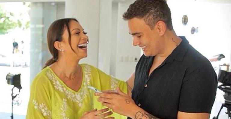 Filho de Solange Almeida choca ao surgir muito magro após dieta