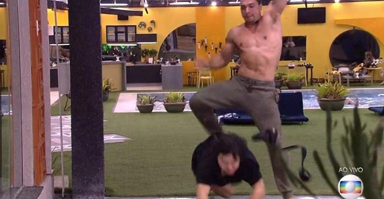 BBB20: Boninho desmente Tiago Leifert e cede após revolta nas redes sociais