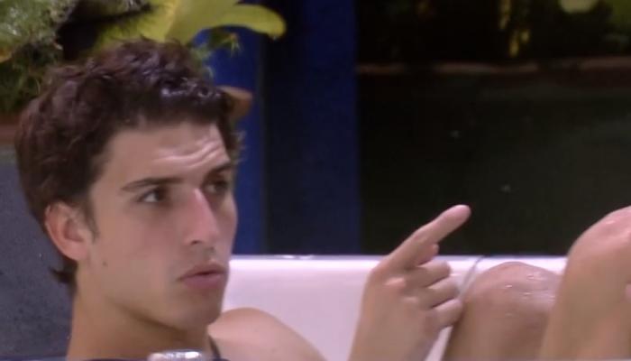 BBB20: Felipe desmente Hadson e confirma plano maligno contra sisters comprometidas