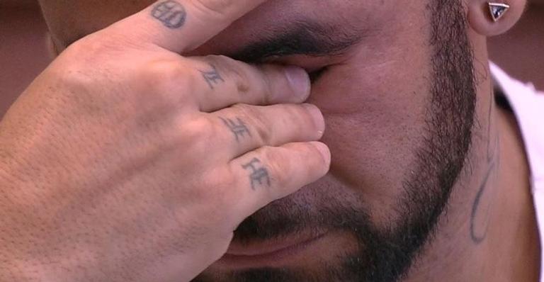 BBB20: Hadson se desespera e faz revelação chocante: ”Tem uma pessoa grávida”