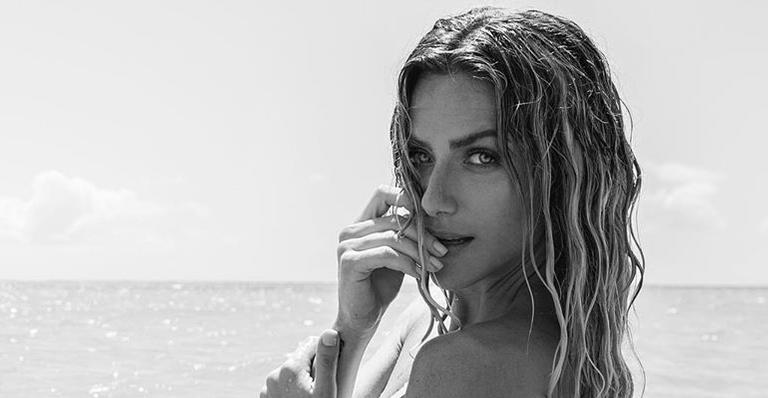 Giovanna Ewbank posa de topless em foto no mar e deixa fãs perplexos com o corpão