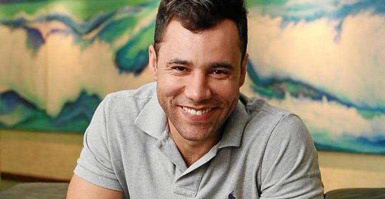 Marido de Rodrigo Sant’anna comemora um ano casado com o ator: ”Meu porto seguro”
