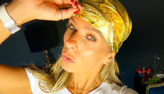 Adriane Galisteu mostra foto raríssima com Sabrina Sato e celebra aniversário da apresentadora