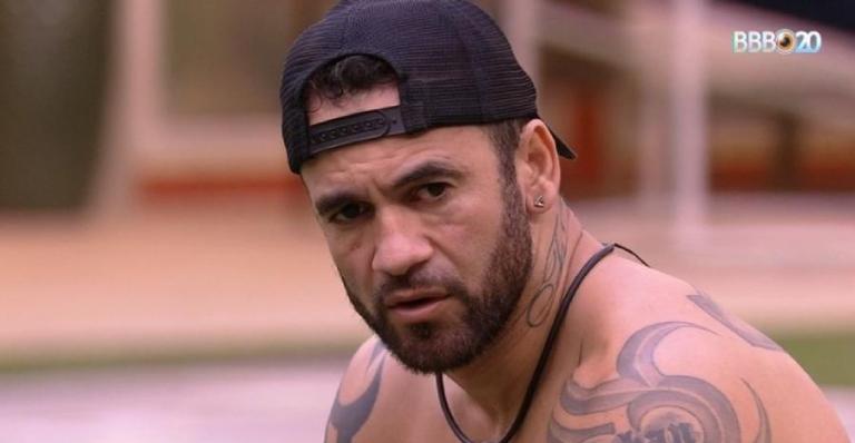BBB20: Hadson declara sua visão sobre a casa: “Aqui não é lugar para levantar bandeira”