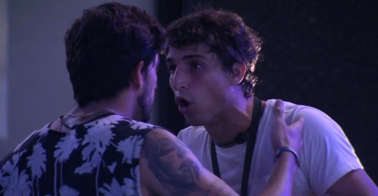 BBB20: Felipe e Guilherme protagonizam briga feia durante festa: ”Vai me agredir?”