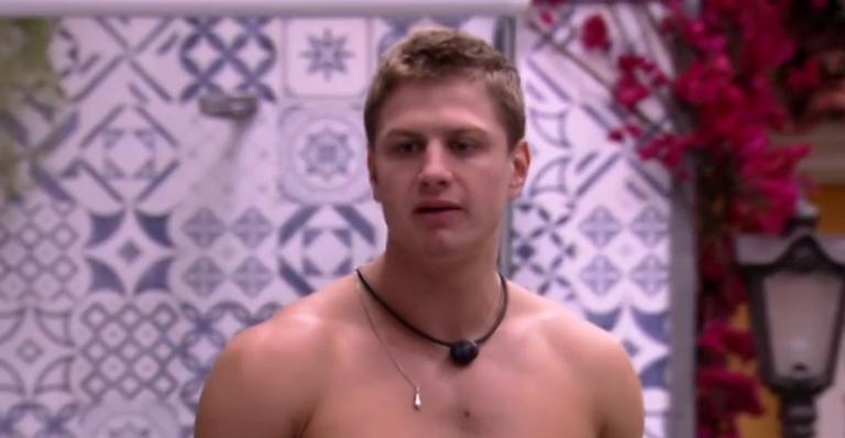 BBB20: Lucas ironiza situação da casa e aconselha: “Fala mal de homem”